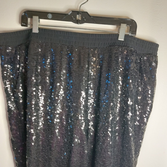 Eloquii Elenents Black Sequin Plus Size Joggers - Picture 2 of 10
